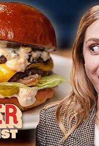 Primary photo for Elizabeth Olsen Gets a Burger Master Class