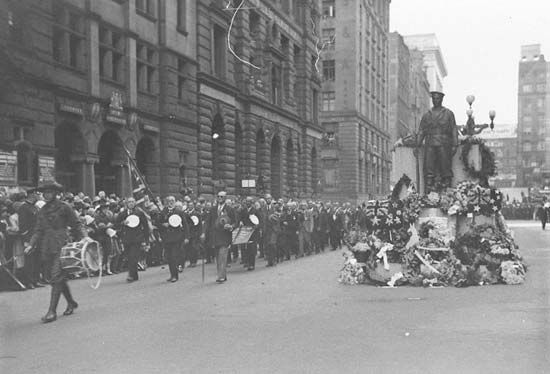 Anzac Day: 1930s