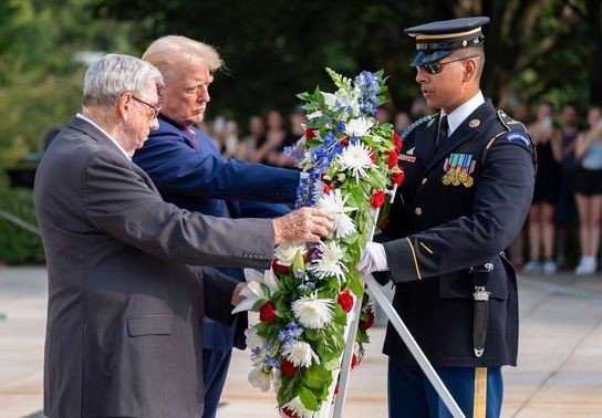 Image for story: Dad of fallen Utah Marine saw no pushing, says Trump Arlington event was not political