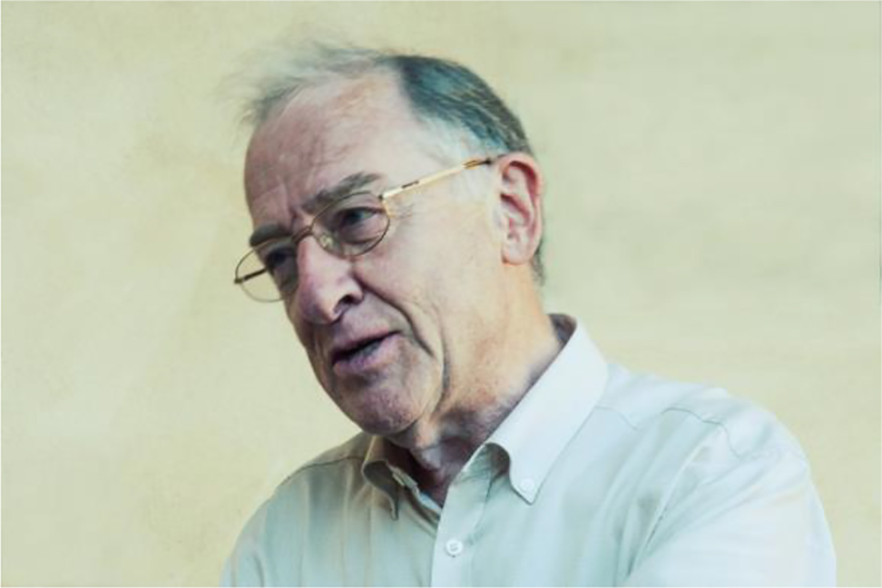 Fig. 10: 
          Paul De Bièvre at the 2007 Commission meeting in Pisa, Italy (Courtesy of Michael E. Wieser).
        