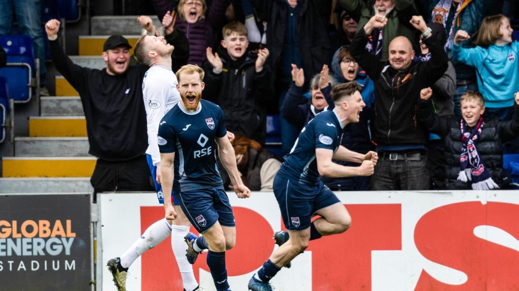 Ross County celebrate