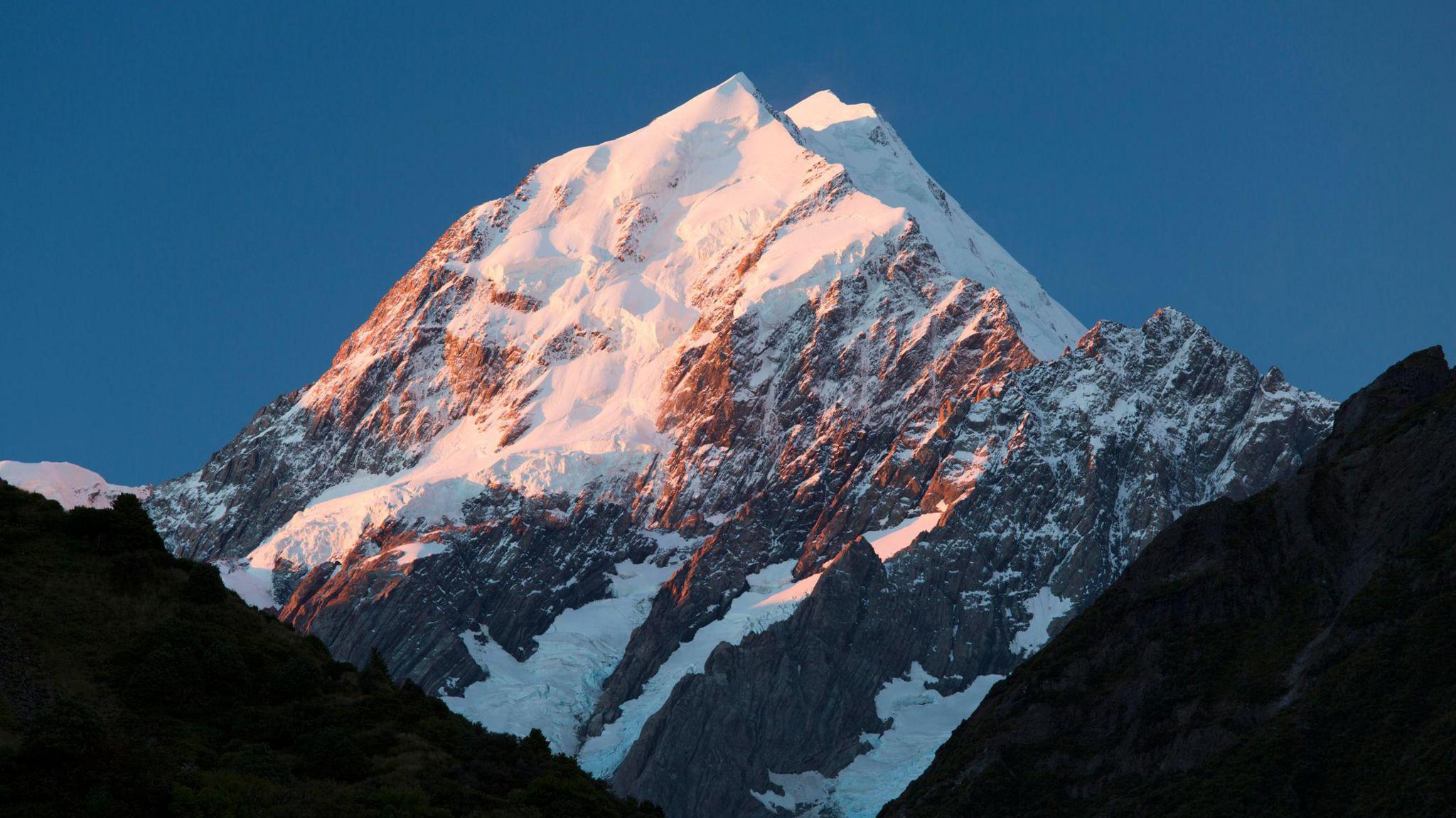 A mid-shot of the summit of Aoraki Mt Cook