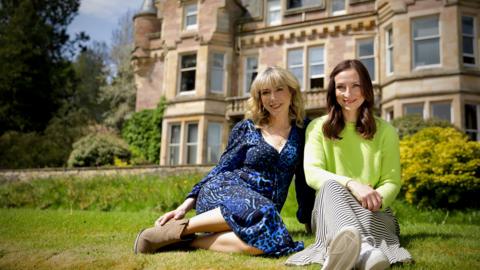 Julie Fowlis and Muireann Nic Amhlaoibh