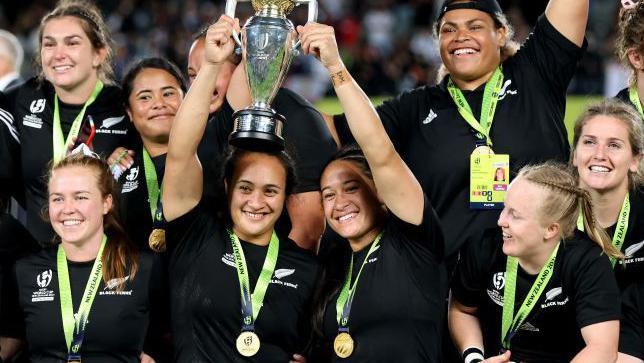 New Zealand lift the Women's Rugby World Cup at Eden Park in 2022