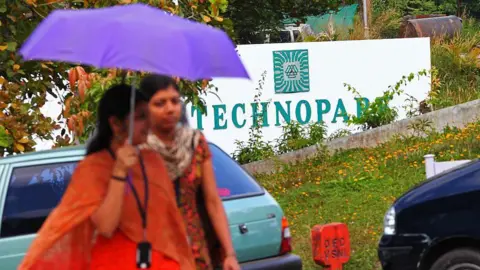 Getty Images Indian businesswomen at the center of technology in Kerala called Technopark, where highly educated women and men work at more than 45 software, hardware and international companies, on December 14, 2009 in Trivandrum, South India. (Photo by EyesWideOpen/Getty Images)