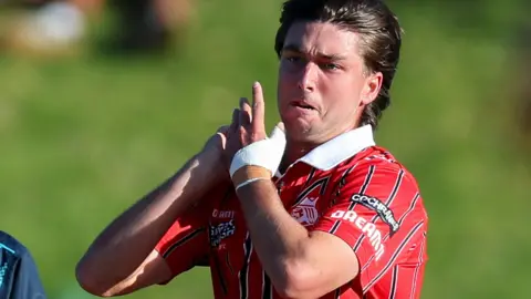 Zak Foulkes in action for Canterbury Kings